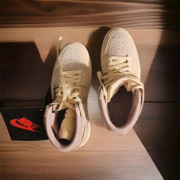 Size 7.5 - Air Jordan 1 Zoom Comfort 2 High Muslin Plum Chalk W - Picture 4 of 7